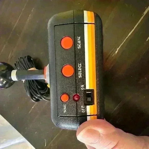 Activision Plug and Play TV Games Joystick 2004 Jakks Pacific Retro - Picture 5 of 5